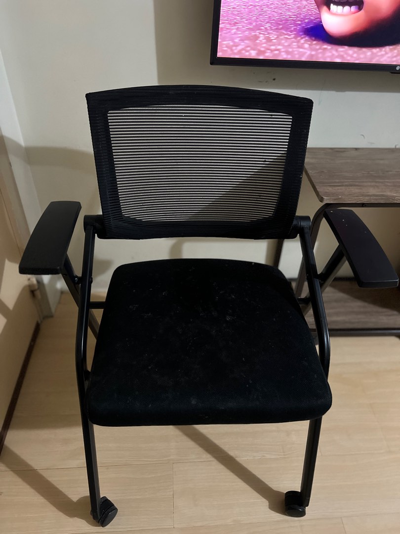 Foldable Office Chair with Wheels on Carousell
