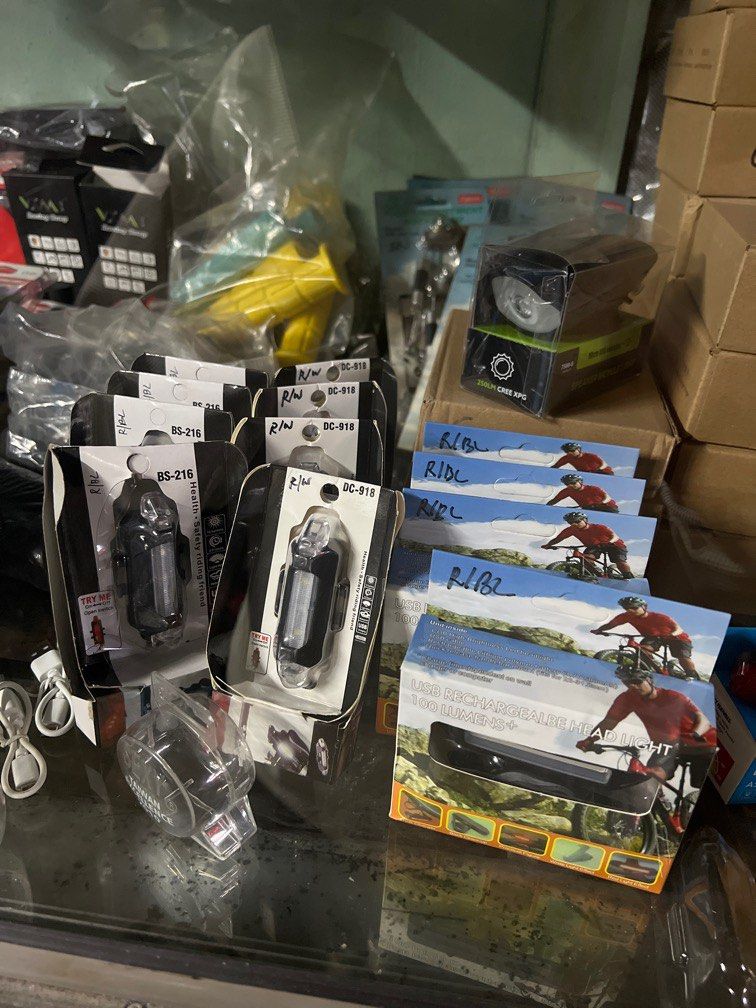 [Garage Sale] Bike lights and Phone Holder, Sports Equipment, Bicycles