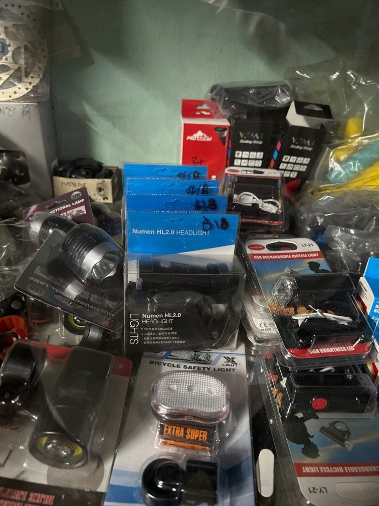 [Garage Sale] Bike lights and Phone Holder, Sports Equipment, Bicycles