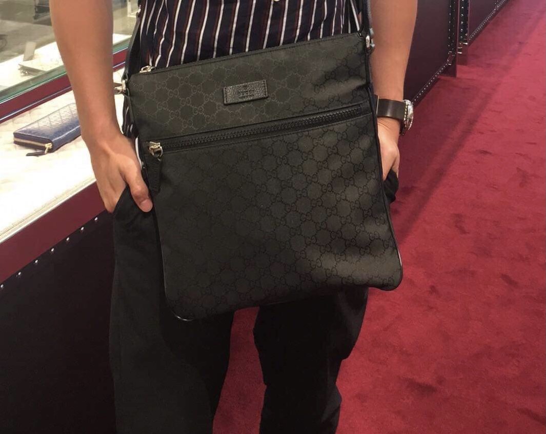 Gucci discount sling men