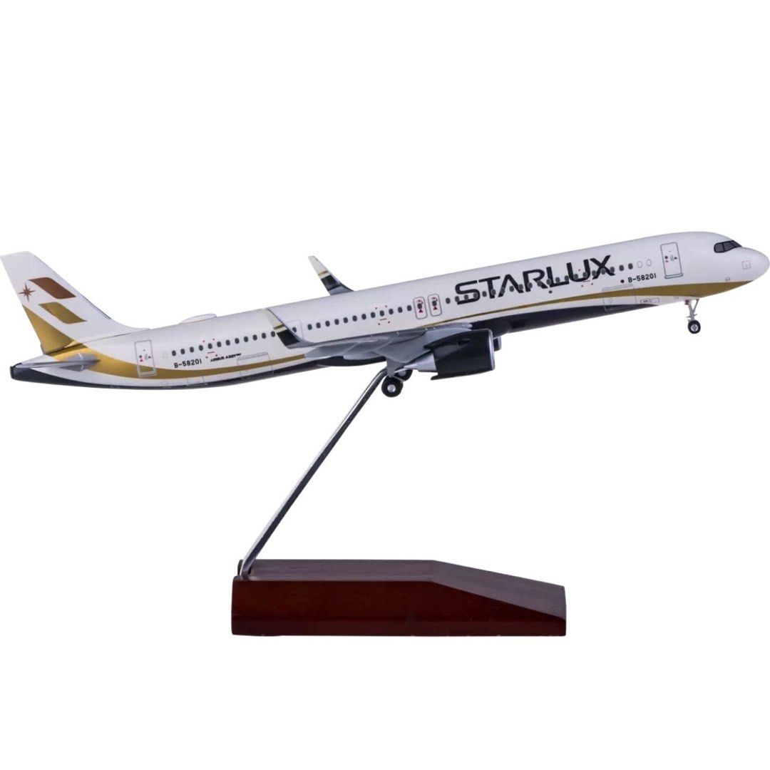 STARLUX AIRBUS A321neo 1:200 hogan wings A321neo Starlux B-58201 1
