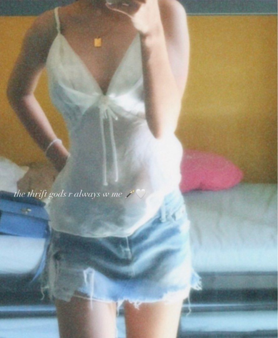 hollister mini denim skirt (Category: Skirts) located in Manila. Submitted by clovesu (Listing ID 1230159180, Image 3). Description: fits 27”-28” perfect wash of denim .