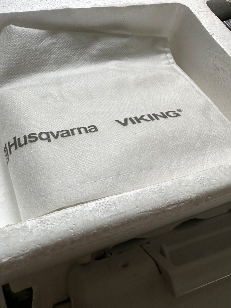 Husqvarna Viking Sewing Machine H/Class E10, TV & Home Appliances