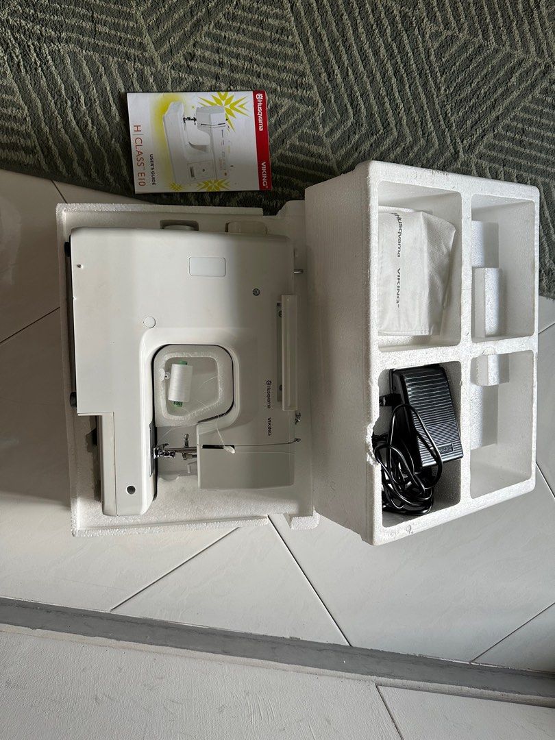 Husqvarna Viking Sewing Machine H/Class E10, TV & Home Appliances