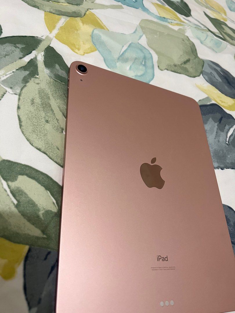 Ipad Air 4 64gb (Category: iPad) located in Quezon City. Submitted by shanecayari (Listing ID 1230044103, Image 2). Description: Good as new pinang netflix lang. Will upgrade sa Macbook pang online class. Fixed price! FIXED! No Last price ☺️ Reset all you want 😉.