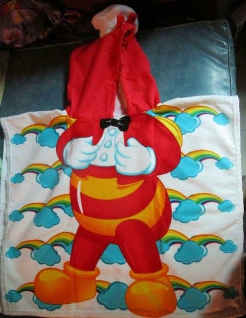 Jollibee Towel (Category: Bathtub & Bath Accessories) located in Manila. Submitted by tindahan.ni.jona (Listing ID 1230025446, Image 2). Description: New pa di pa nagagamit.