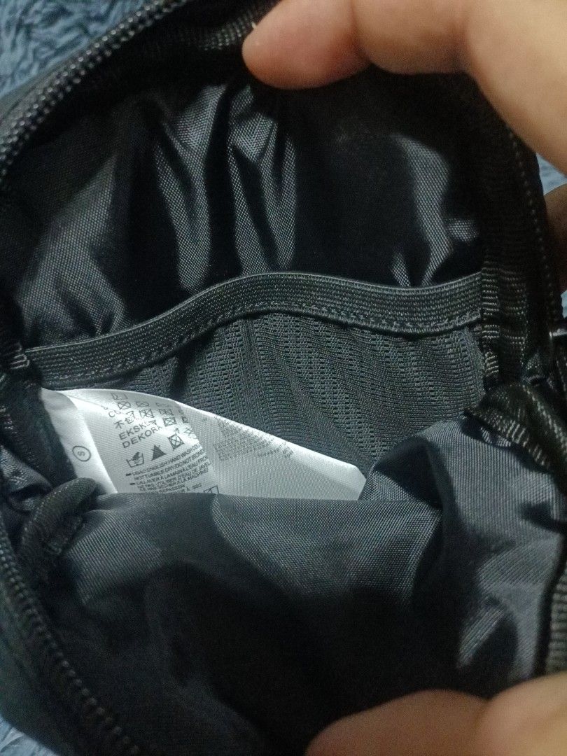 Jordan Hip Bag (1L), Men's Fashion, Bags, Sling Bags on Carousell