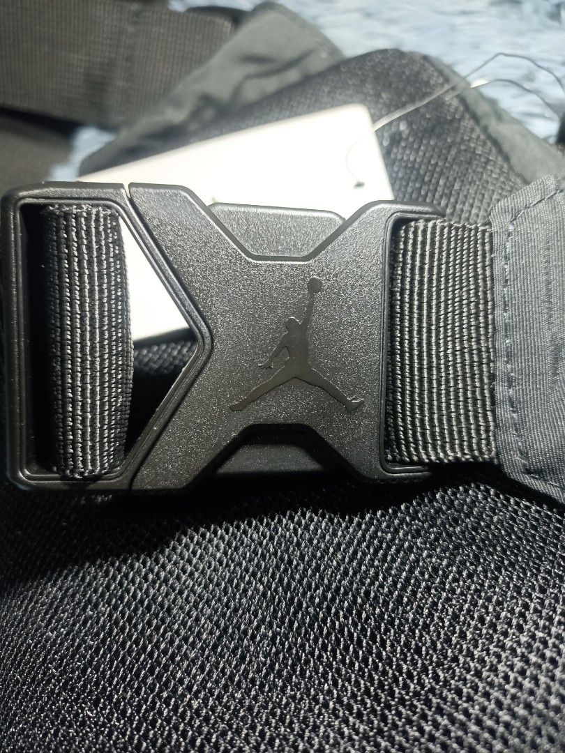 Jordan Hip Bag (1L), Men's Fashion, Bags, Sling Bags on Carousell