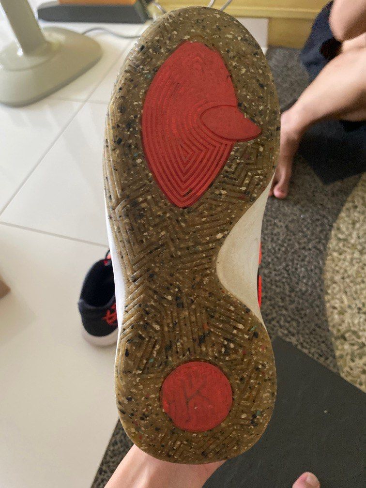 Kyrie Flytrap 3 (Category: Racket & Ball Sports) located in Singapore. Submitted by zackreactions (Listing ID 1230056752, Image 1). Description: This shoe is for kids , Size UK 5 . Abit of yellowing on the Nike swoosh due to being kept in storage rest is perfectly fine comes with original box.