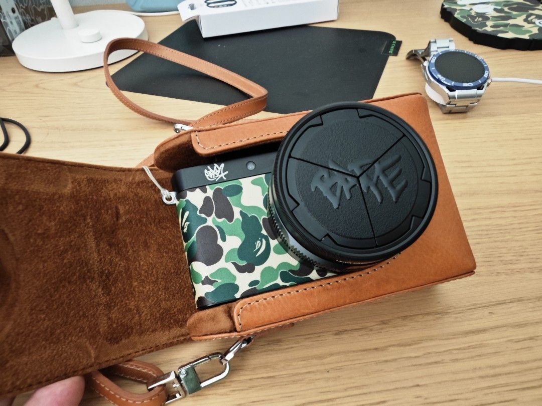 Mini Camera Bape Leica x bape d-lux 7 local set, Photography, Cameras on Carousell