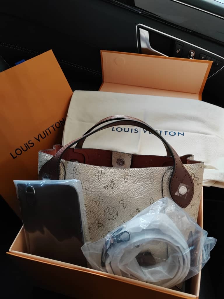 Louis Vuitton Hina Handbag Mahina Leather PM Neutral 22069172
