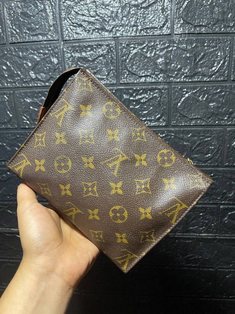 LV toiletry pouch 19, Luxury, Bags & Wallets on Carousell