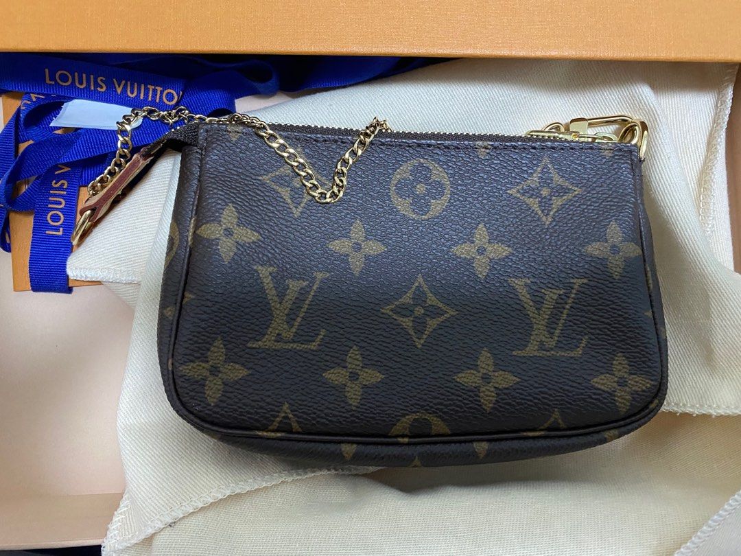 LOUIS VUITTON Mini Pochette Bicolor Monogram Empreinte Accessoires Pou