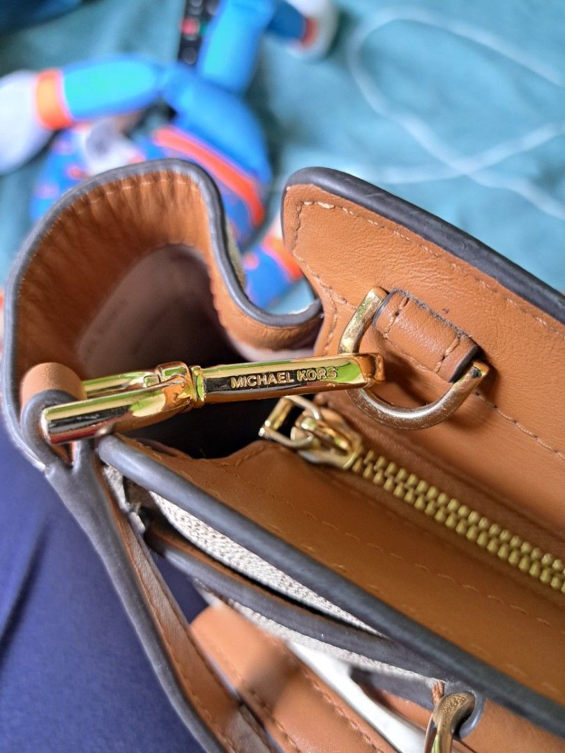 Michael Kors Dee Dee Tote Bag