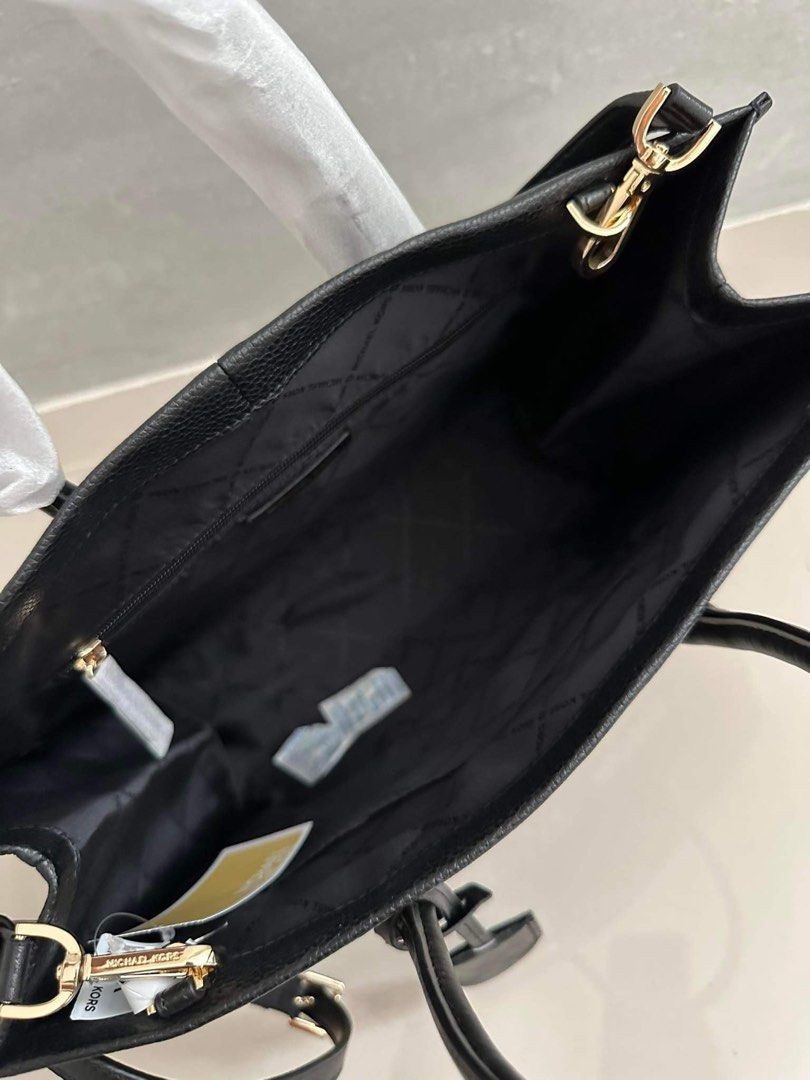 Michal KORS Mk Mirella canvas shoulderbag tote bag handbag, Women's  Fashion, Bags & Wallets, Shoulder Bags on Carousell