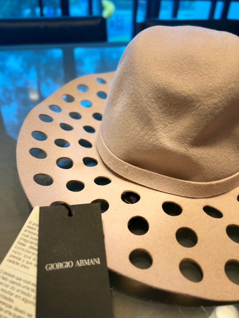 NEW Giorgio Armani Hat unisex Men s Fashion Watches
