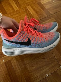 Nike 跑鞋
