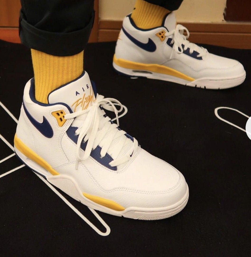 Nike air lakers top