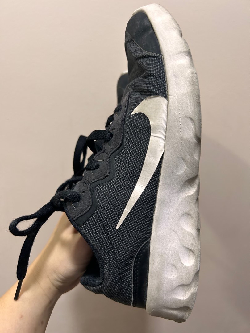 ladies nike black shoes