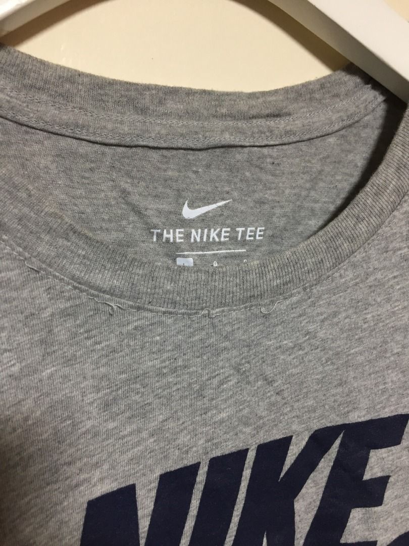 nike tee logo in middle