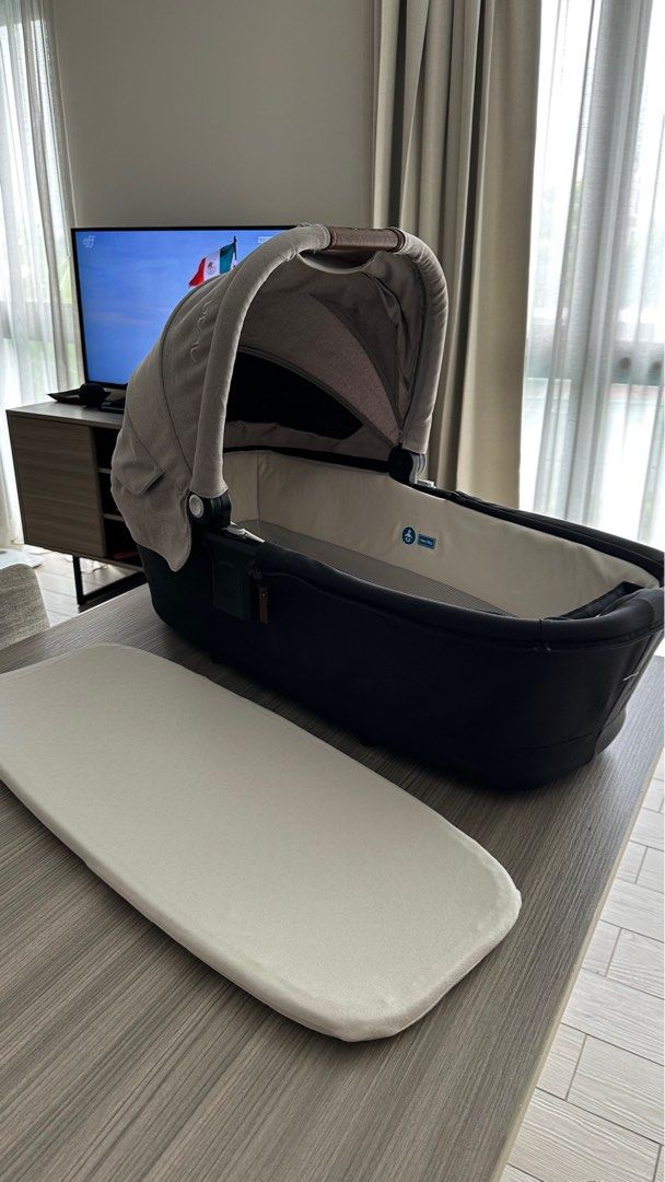 Nuna TRIV carry cot 50 OFF, Babies & Kids, Going Out