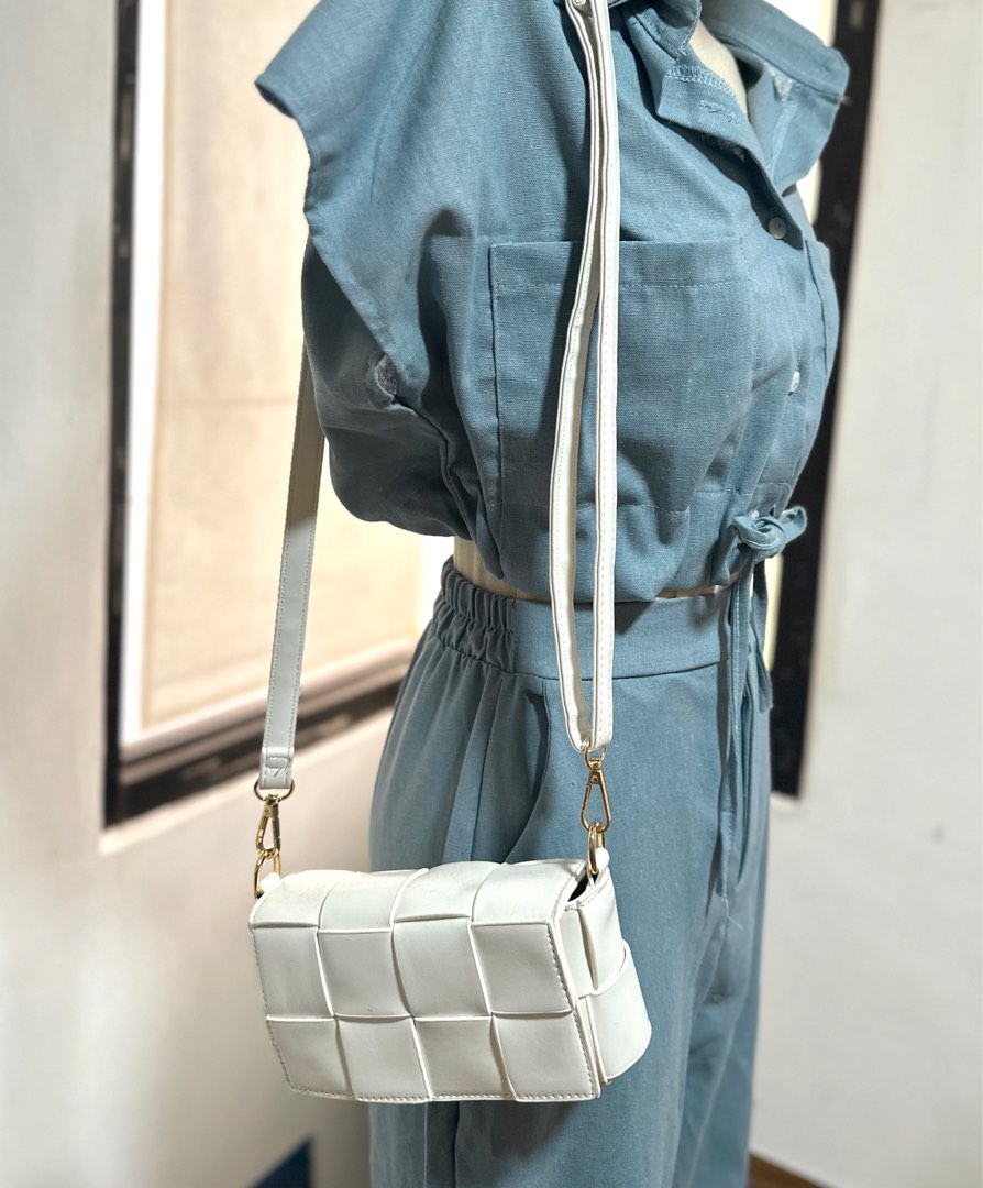 PARISIAN white bottega veneta cassette woven padded sling cross body ...