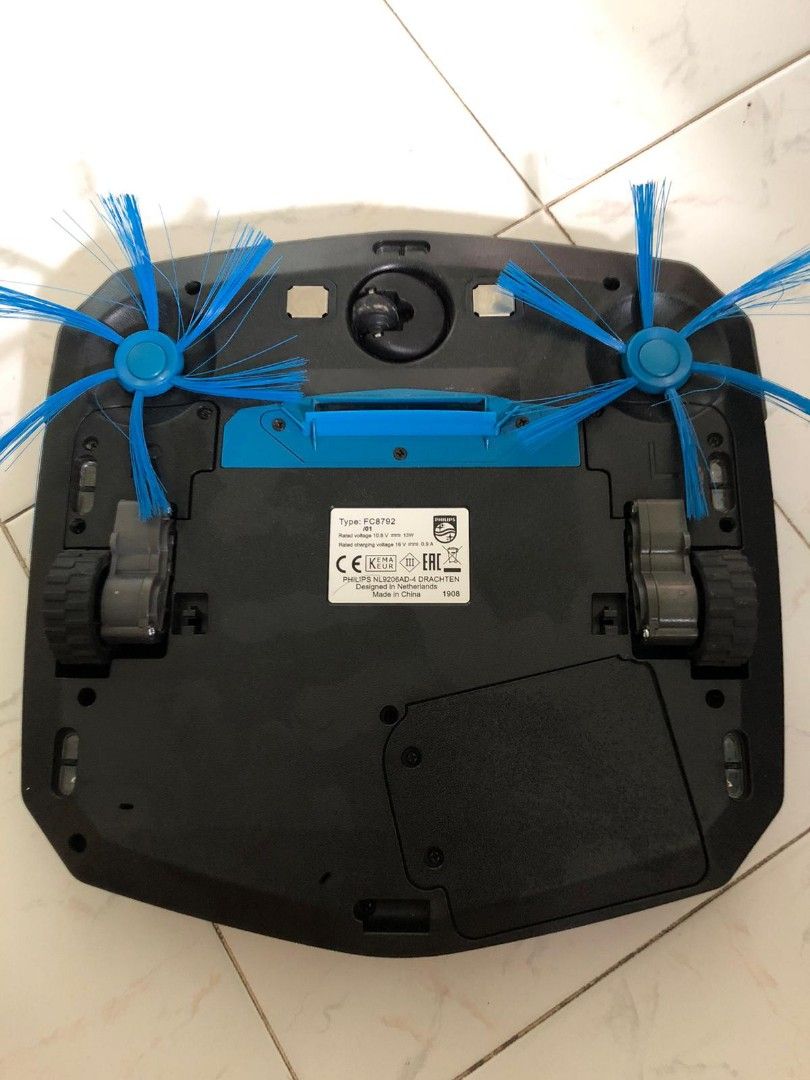 Philips FC8792 SmartPro Easy Robot Vacuum Cleaner, TV & Home Appliances, Vacuum Cleaner