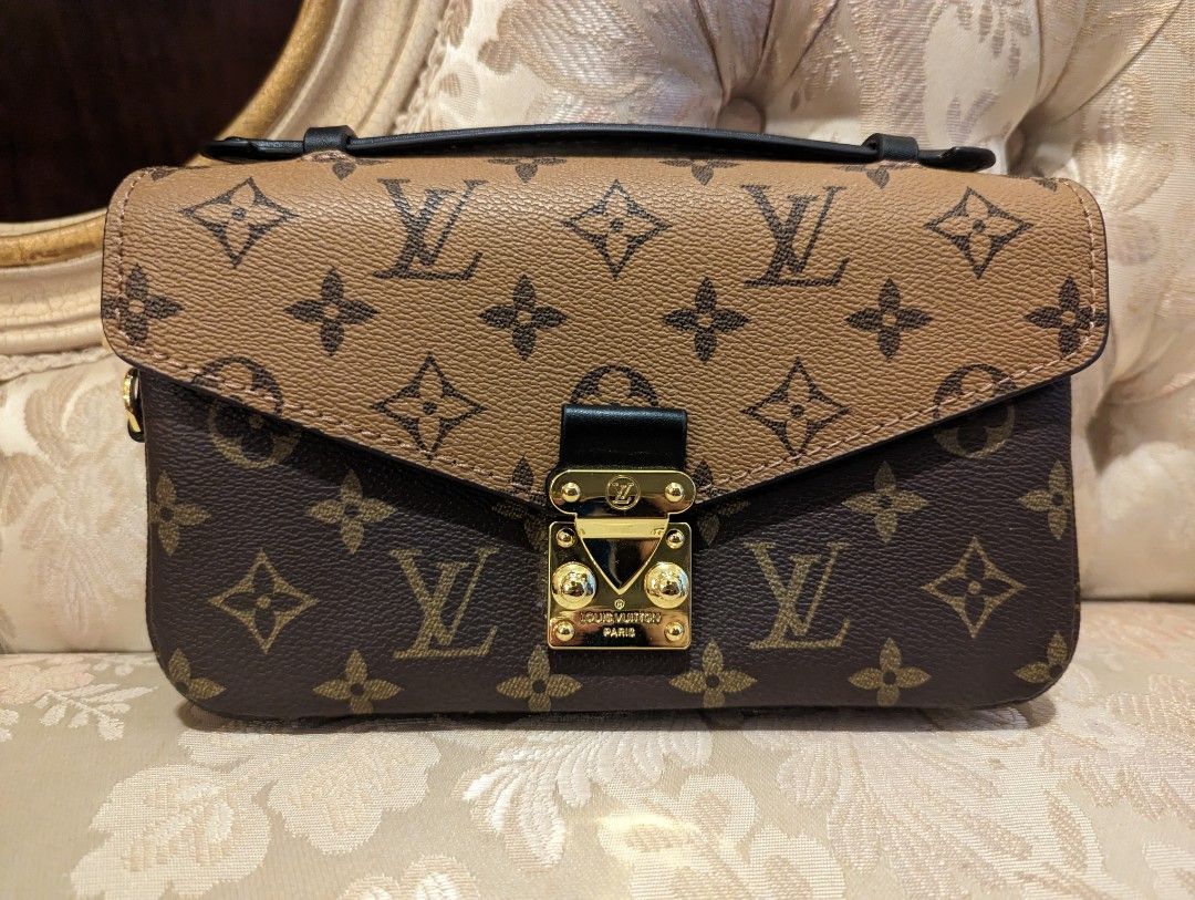 Louis Vuitton Two-tone Pochette Metis Monogram Crossbody, Women's Fashion,  Bags & Wallets, Purses & Pouches on Carousell