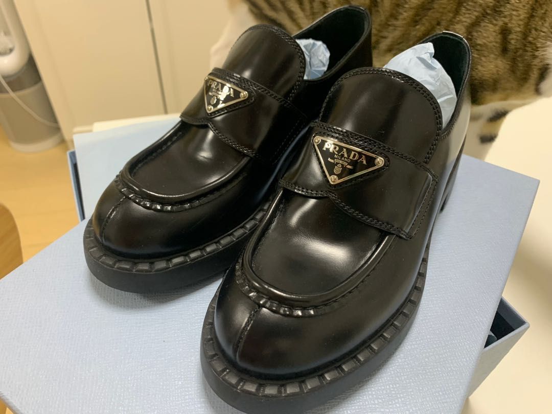 Prada Loafers, 女裝, 鞋, Loafers - Carousell