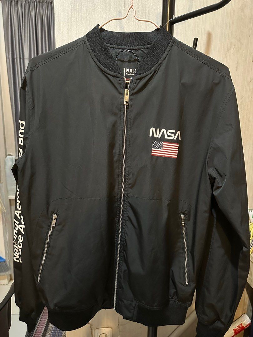Bomber pull and outlet bear nasa