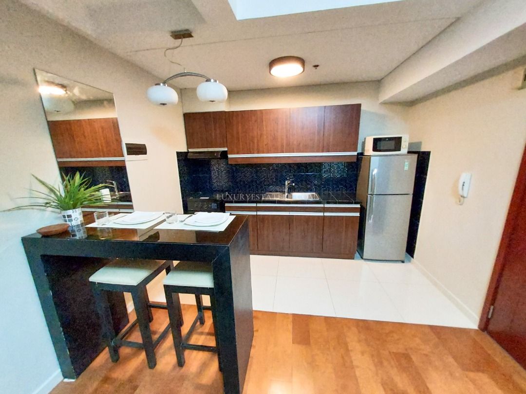 **RUSH** For Sale Eton Residences Greenbelt 1BEDROOM Loft Condo in