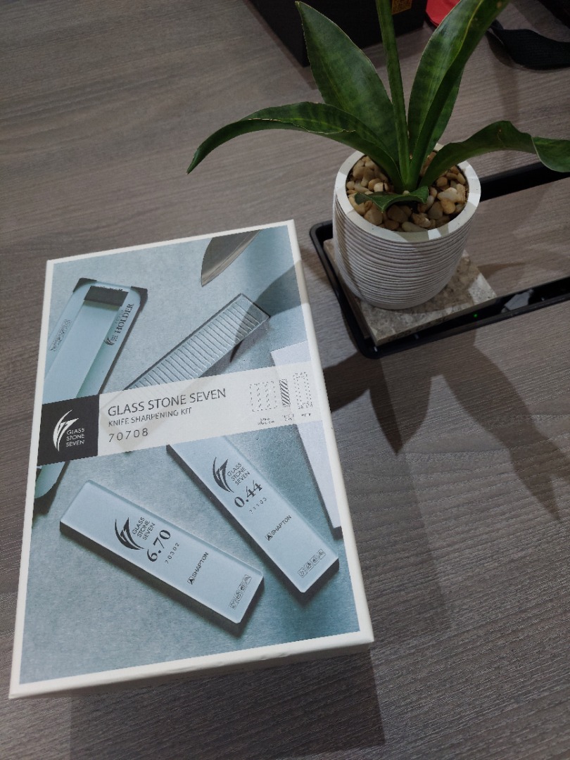 SHAPTON GLASS STONE SEVEN KNIFE SHARPENING KIT, Furniture & Home Living