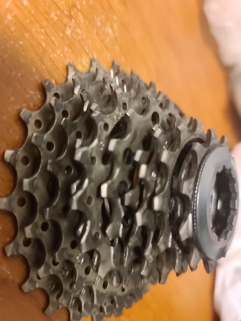 Shimano Ultegra CS-6700 10-Speed Cassette - 11-25t Silver