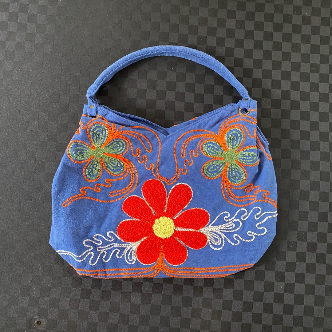 Shoulder bag, (flowers) on Carousell