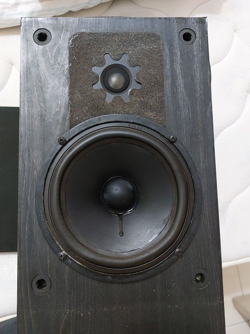 Signet speakers deals