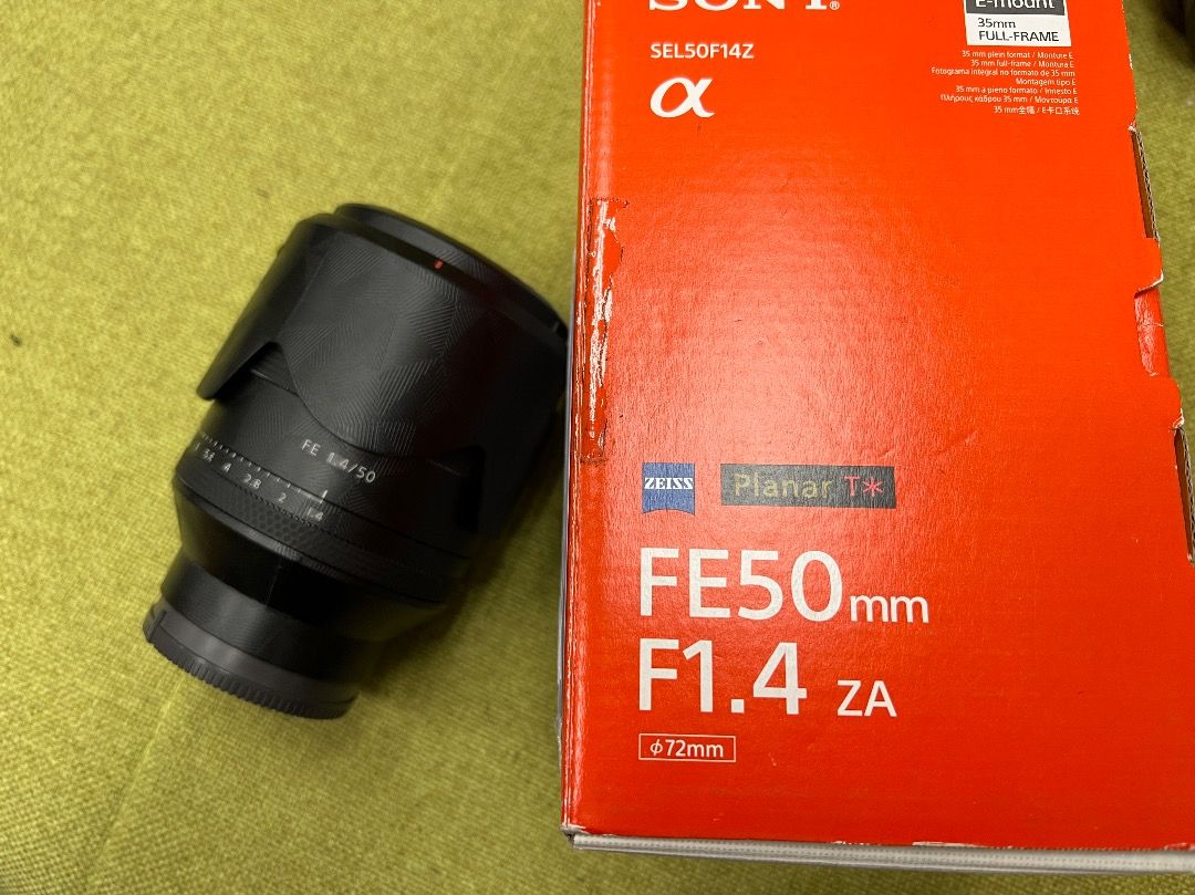 Sony Zeiss Planar T* FE 50mm F1.4 ZA, 攝影器材, 鏡頭及裝備- Carousell