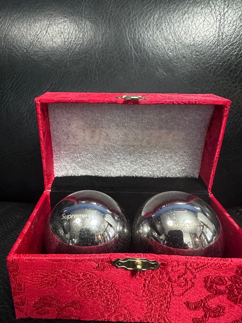 Supreme baoding balls 90%新(波面有自然氧化), 男裝, 手錶及配件