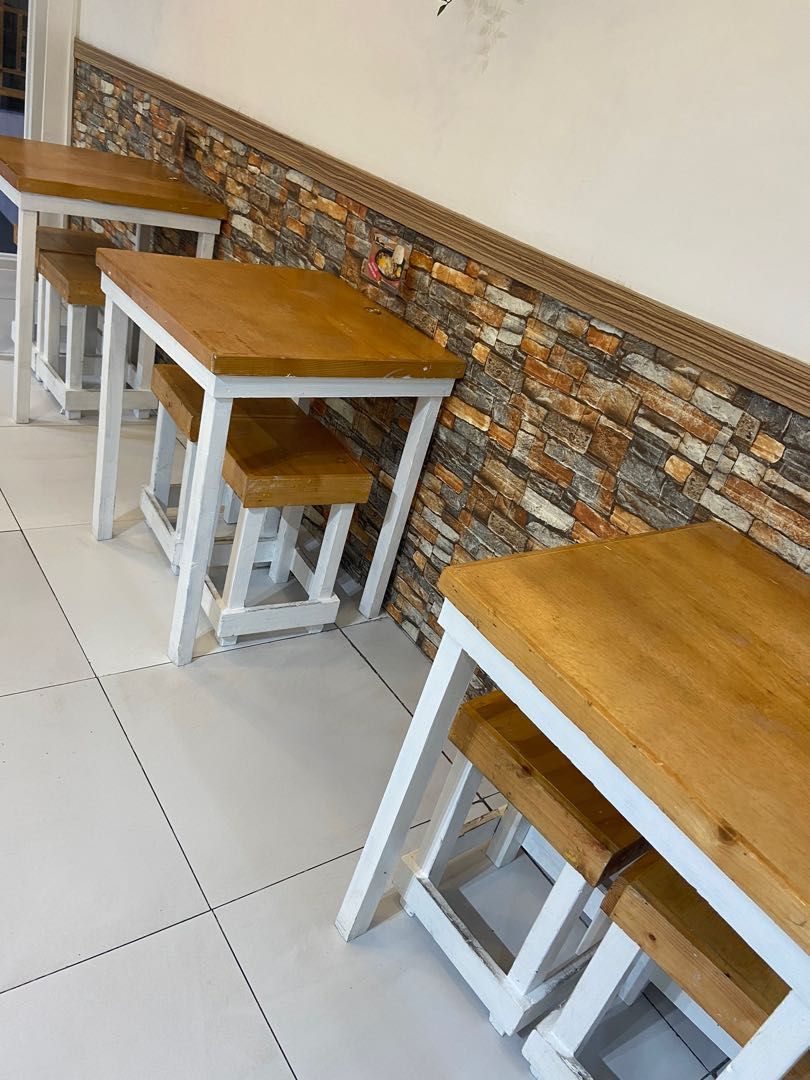 Low price table and chairs online