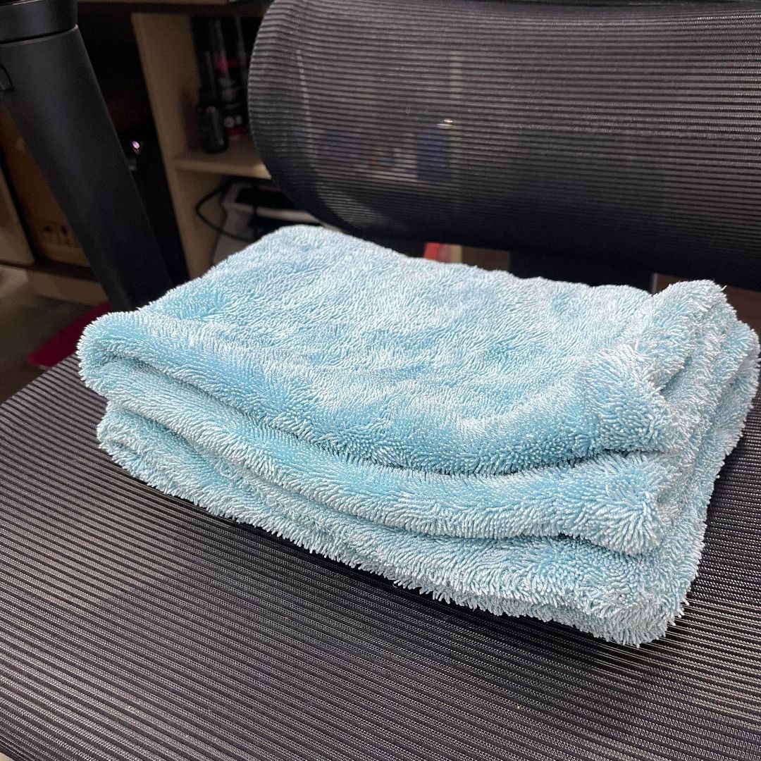 The Liquid8r Microfiber Drying Towel