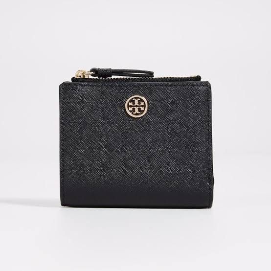 Tory Burch Mini Wallet (Category: Luxury Bags & Wallets) located in Manila. Submitted by manilaa (Listing ID 1230053391, Image 1). Description: - Authentic - Comes with paper bag and price tag.