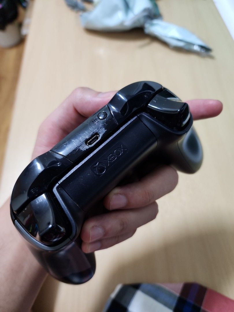 Xbox One Special Edition Covert Forces Wireless Controller, Video