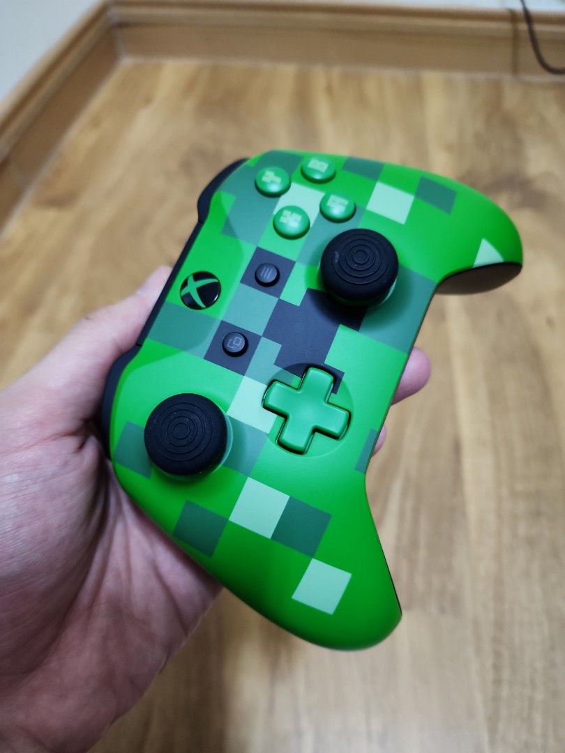  Xbox Wireless Controller/ PC Computer - Minecraft Creeper Green  Special Limited Edition : Video Games