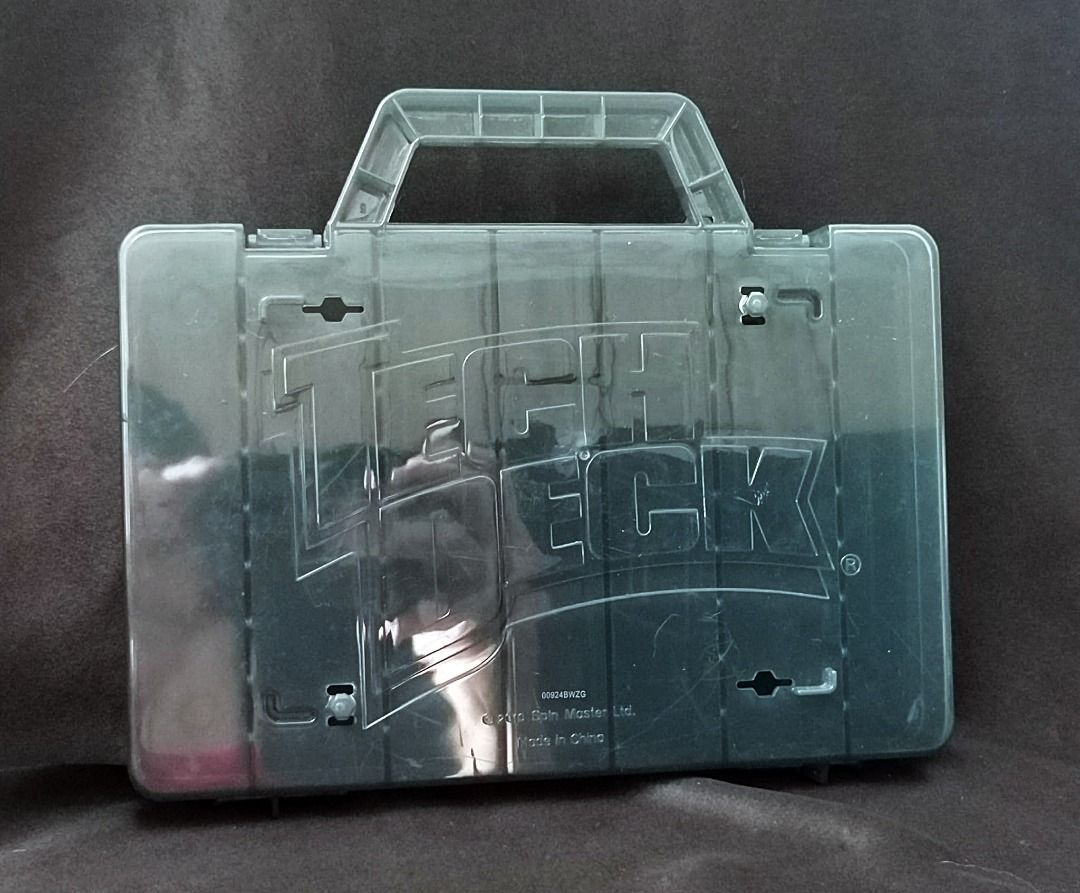 Tech deck storage top