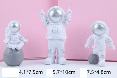 3D Astronauts / Space Themed Cake Toppers
