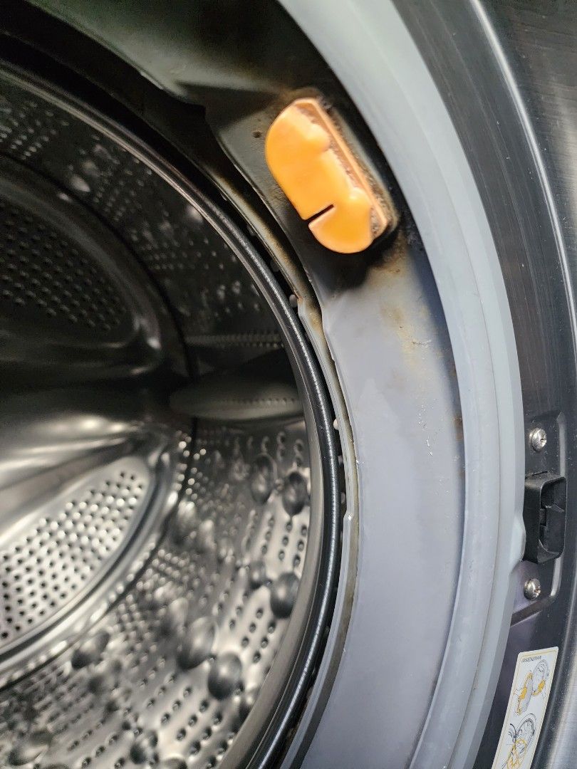 4 years old LG Washer and Dryer, TV & Home Appliances, Washing Machines