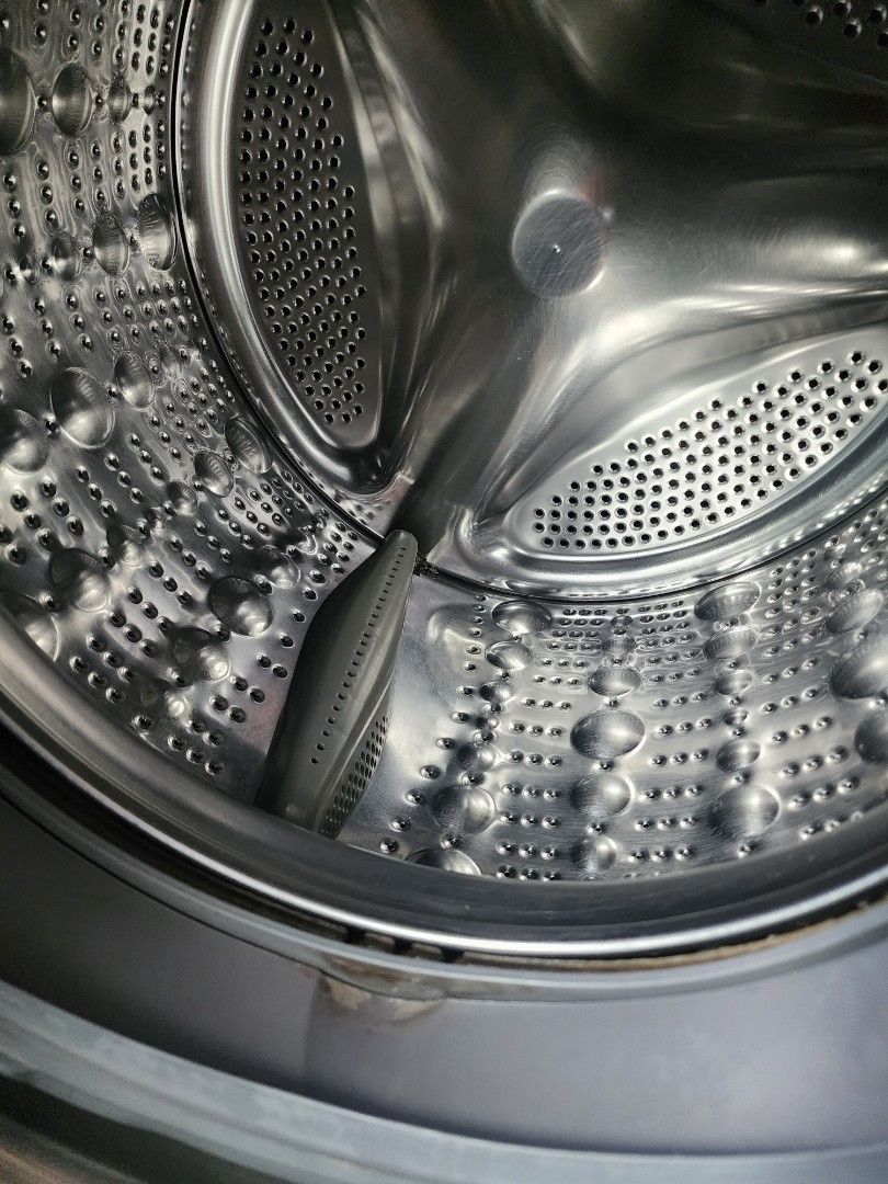 4 years old LG Washer and Dryer, TV & Home Appliances, Washing Machines