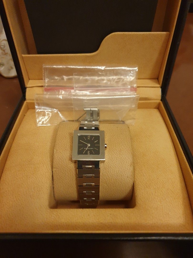 Authentic Bvlgari Watch (Category: Luxury Watches) located in Pasig City. Submitted by castlescollections (Listing ID 1230311022, Image 1). Description: Bvlgari Watch with box and cards Guaranteed Authentic Ready for pick-up/delivery🛵🏍 Feel free to dm me if interested COD via LBC is also accepted🚛 MOP: Gcash, Paymaya, BDO, BPI & CBC.