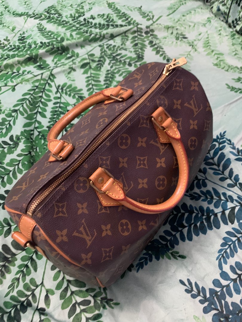 Authentic Louis Vuitton Speedy B30, Women's Fashion, Bags & Wallets,  Shoulder Bags on Carousell