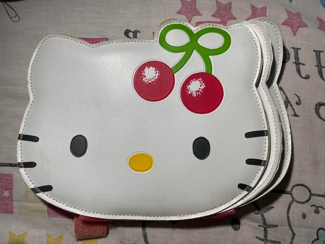 Authentic Vintage Hello Kitty Notebook Binder (Category: Stationery & School Supplies) located in Manila. Submitted by etcetera.mnl (Listing ID 1230284450, Image 1). Description: Brand new Unused Letting go of my collection Has 2 shallow pockets - for card, beep cards, etc Has some discoloration Check second photo 500.