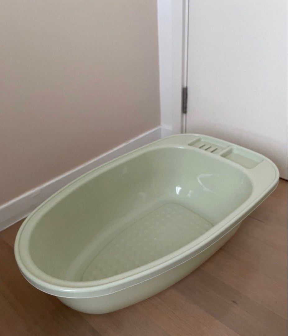 Baby bathtub from hospital, Babies & Kids, Bathing & Changing, Other